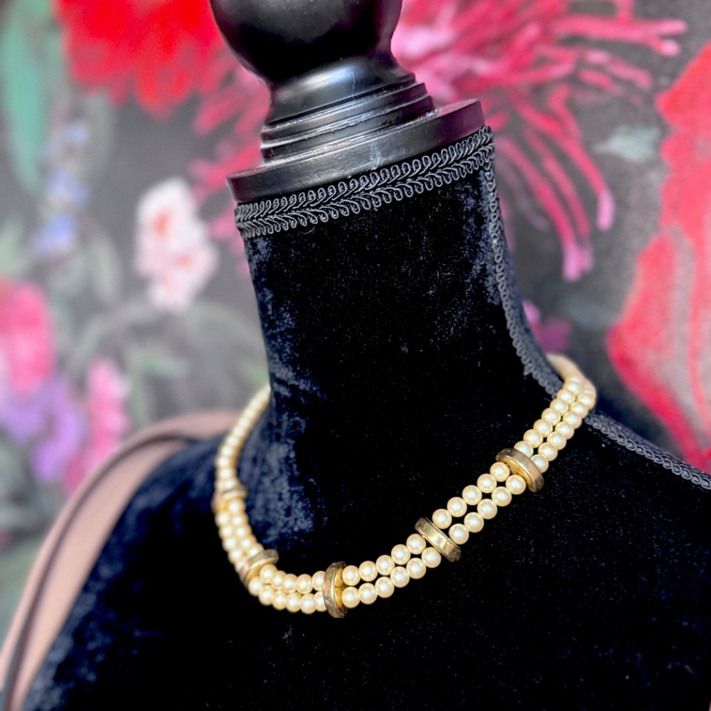 Vintage Monte 2 Strand Glass Pearl and Gold Tone Choker - Picture 3 of 11